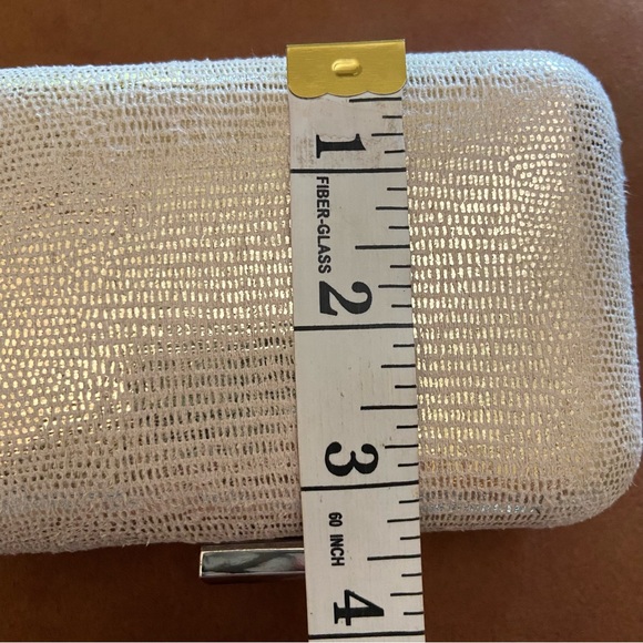 CAROLEE New York -Metallic Mini Lux Clam Shell Womens Palm Clutch - Picture 10 of 11